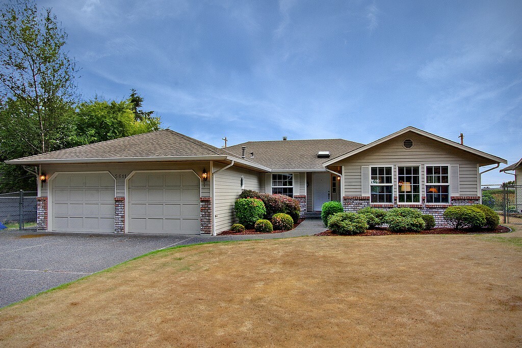 Property Photo:  5611 Colby Ave  WA 98203 