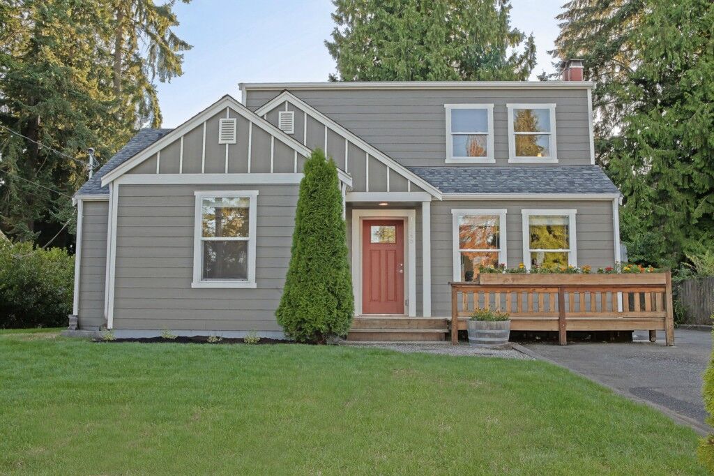 Property Photo: 15545 Ashworth Ave N WA 98133