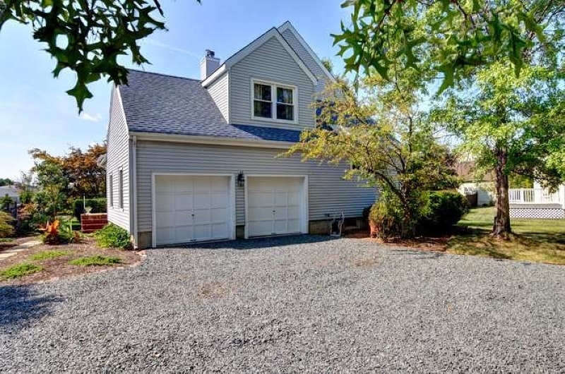 Property Photo:  6 Howell Close  NJ 08844 