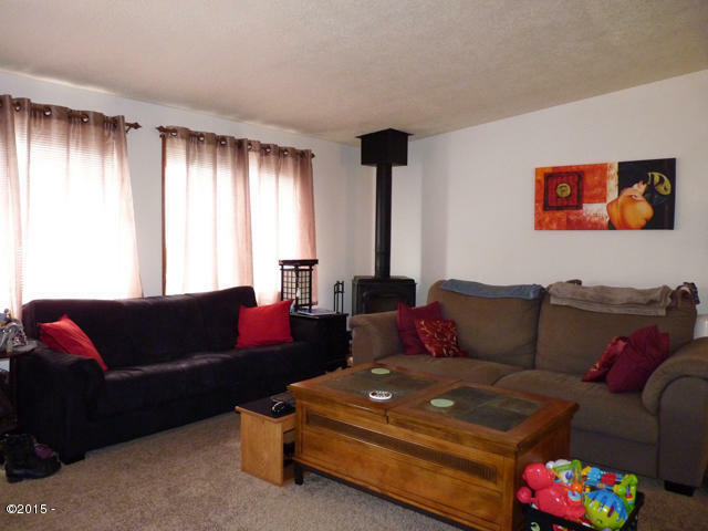 Property Photo: 250 SE Oar Avenue OR 97367