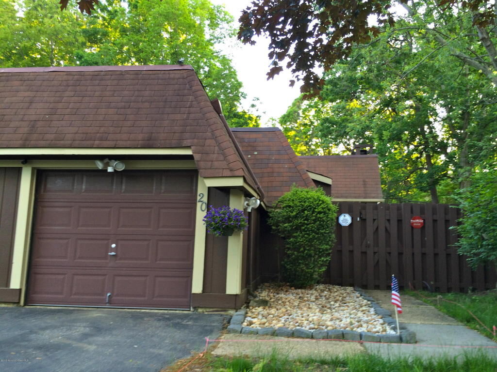 Property Photo:  20 Blue Jay Court  NJ 07731 