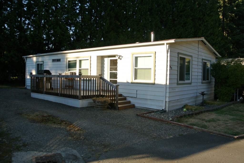 Property Photo: 17410 87th Ave SE 23 WA 98296