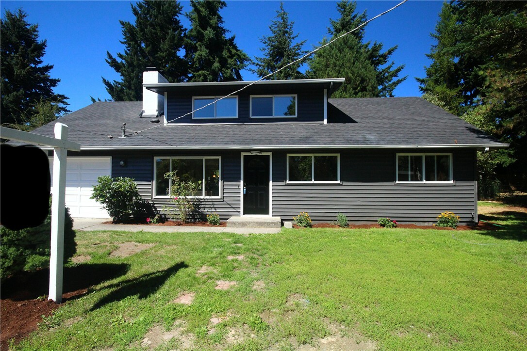 Property Photo:  11718 12th Ave S  WA 98168 