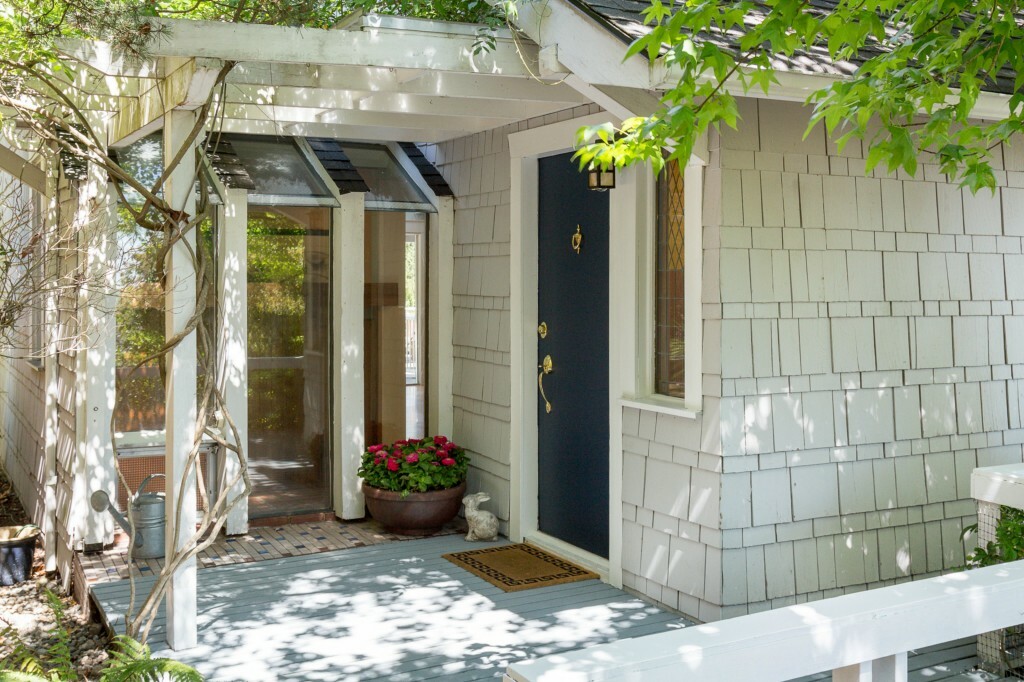 Property Photo: 3434 E Superior St WA 98122