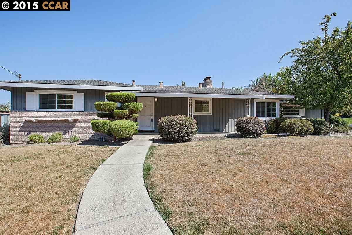 Property Photo:  1079 Sanders Dr  CA 94556 