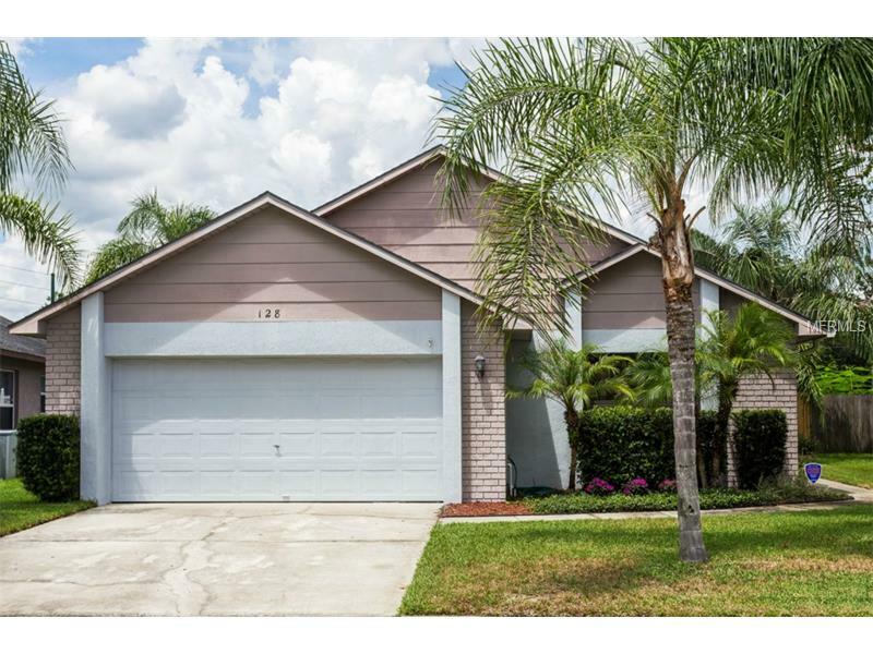 Property Photo: 128 Lakebreeze Cir FL 32746