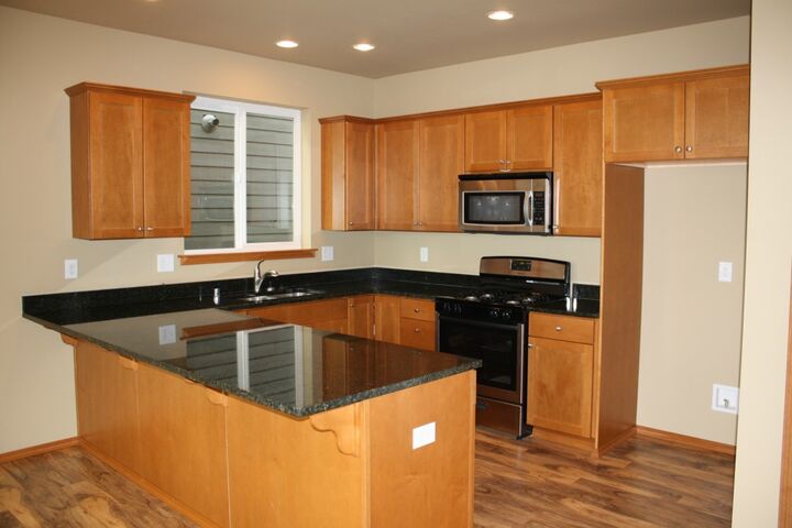 Property Photo: 302 Avenue J 4 WA 98290