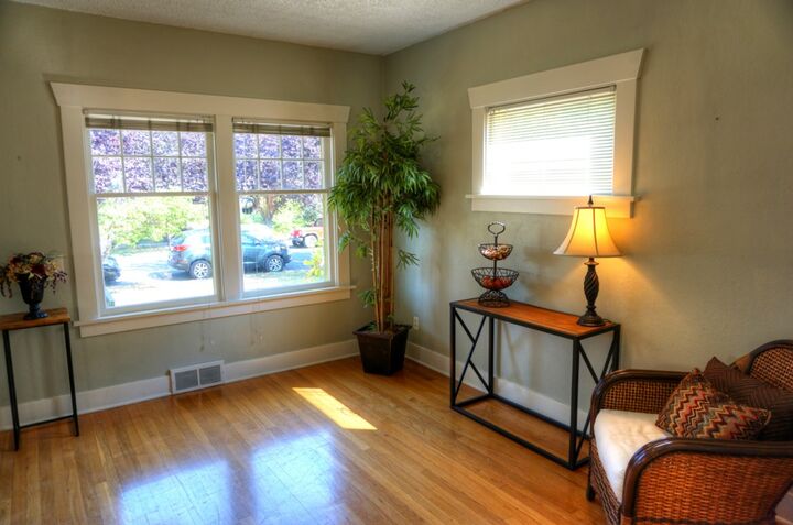 Property Photo: 1106 Hoyt Avenue WA 98201