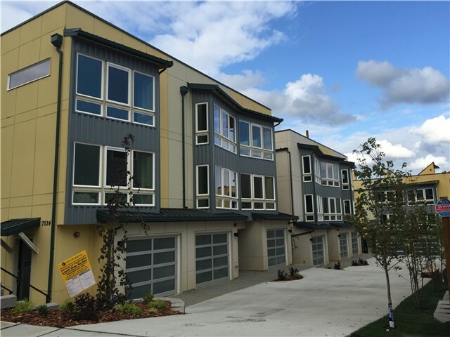 7524  43rd Avenue S B  Seattle WA 98118 photo