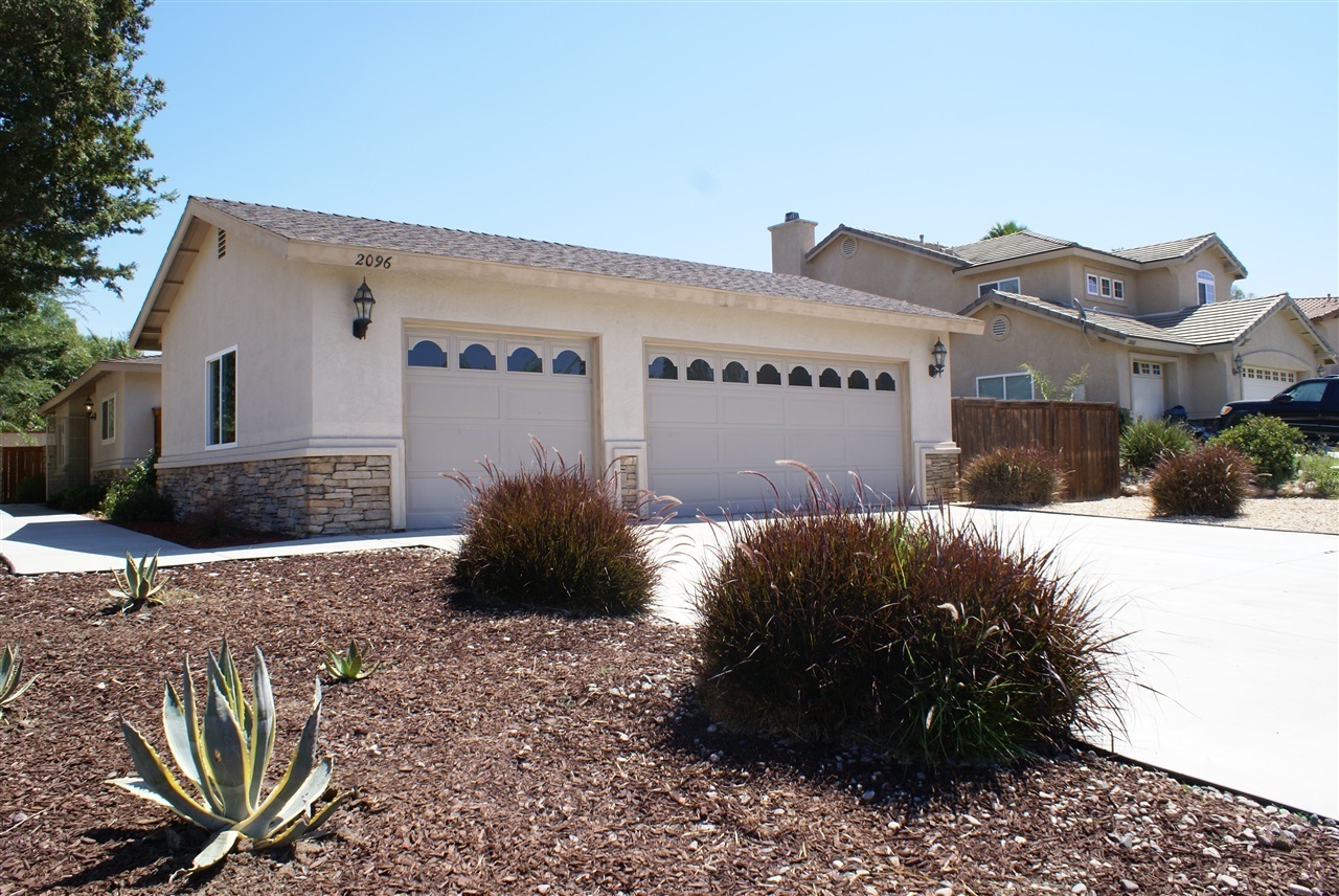 Property Photo:  1552 S Hale  CA 92029 