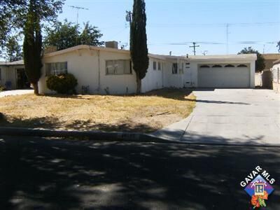 Property Photo:  44135 Carolside Avenue  CA 93535 