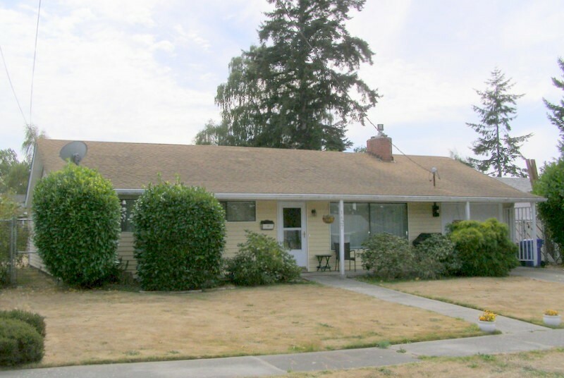 Property Photo:  1627 NE 2nd Ave  WA 98277 