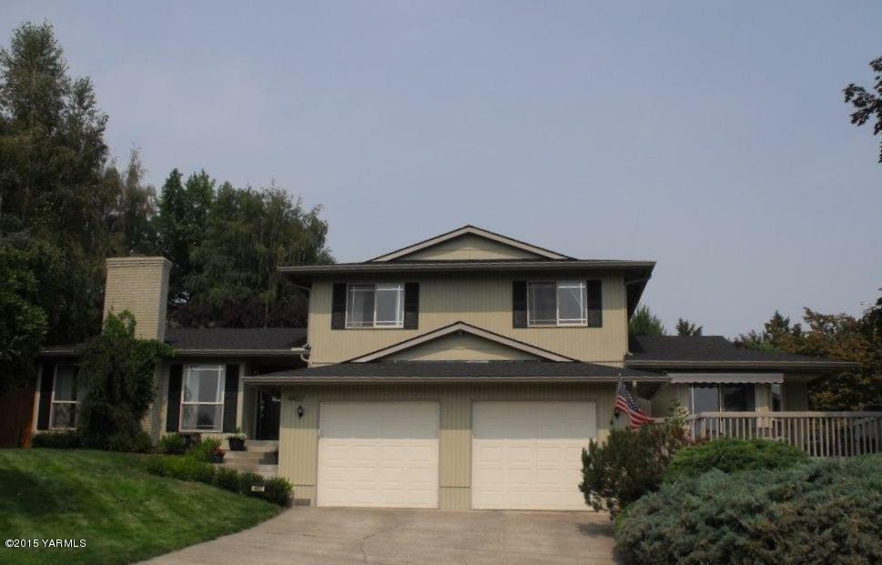 Property Photo: 4407 Carriage Hill Dr WA 98908