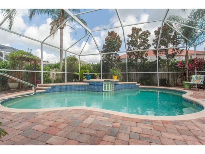Property Photo:  9208 Meadow Lane Court  FL 33647 