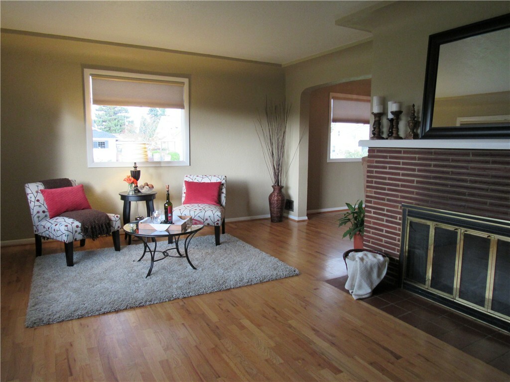 Property Photo:  1221 N Cheyenne St  WA 98406 