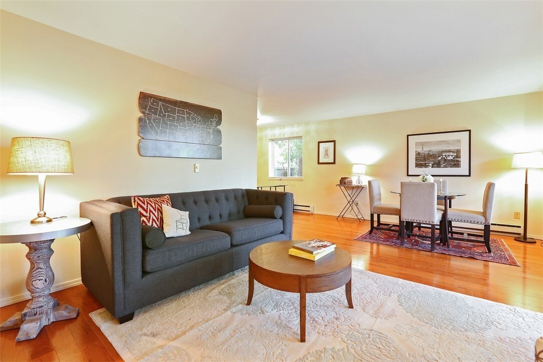 Property Photo: 1015 W Nickerson St 111 WA 98119