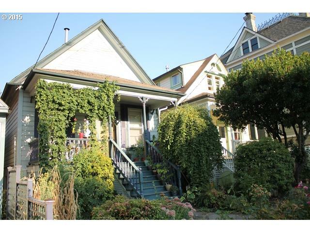 Property Photo: 916 NW 24th Ave OR 97210