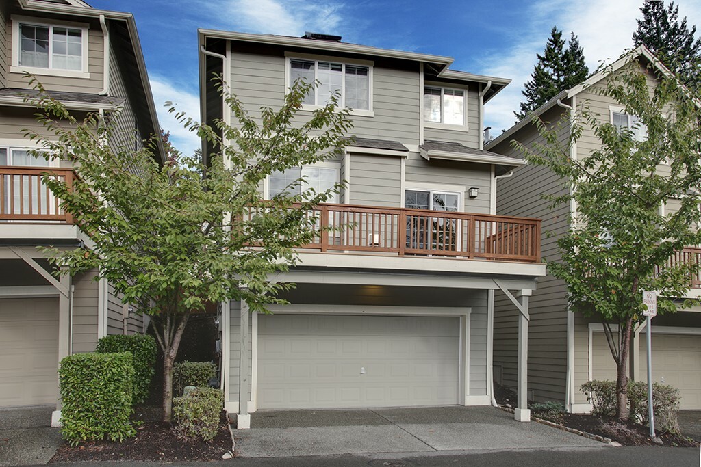 Property Photo:  24112 40th Ave SE  WA 98021 