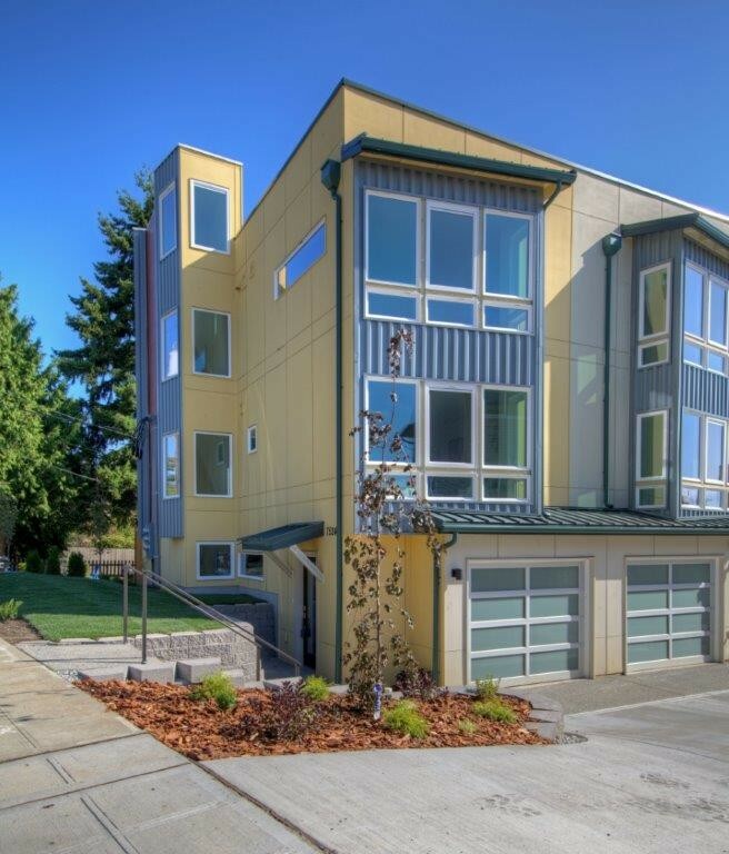 7528  43 Avenue S A  Seattle WA 98118 photo