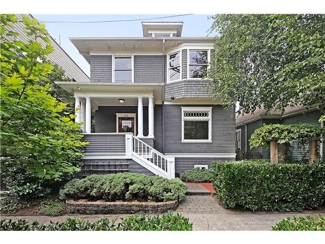 Property Photo:  109 11th Ave E  WA 98102 