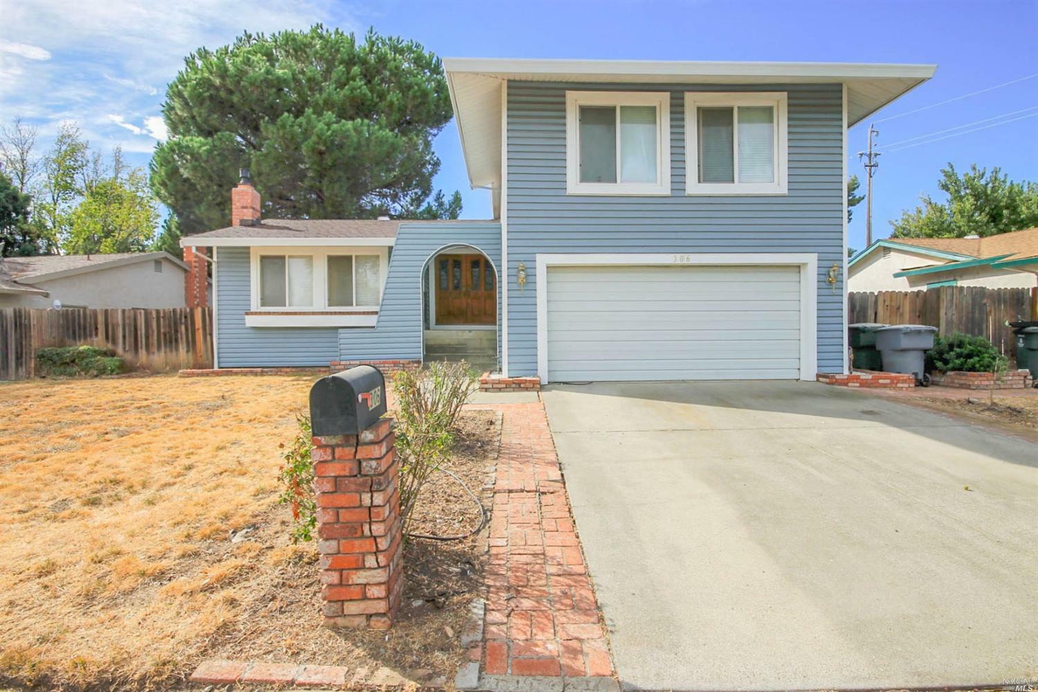 Property Photo:  306 Royal Oaks Drive  CA 95687 