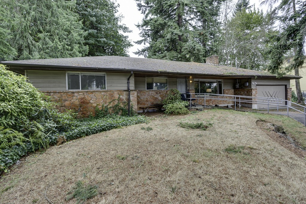 Property Photo: 7106 196th St SW WA 98036