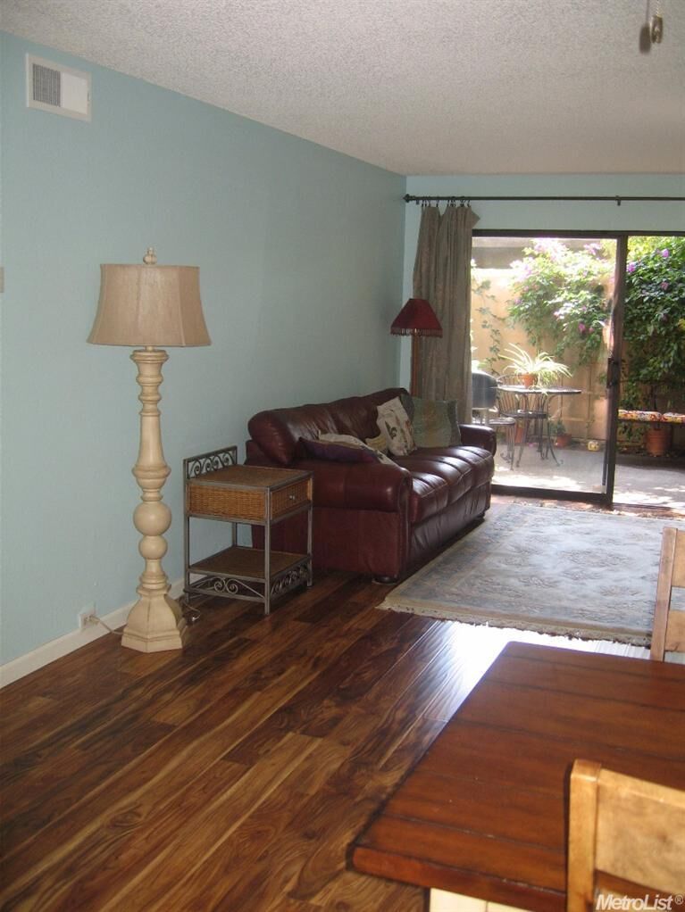 Property Photo: 843 Woodside Lane 6 CA 95825