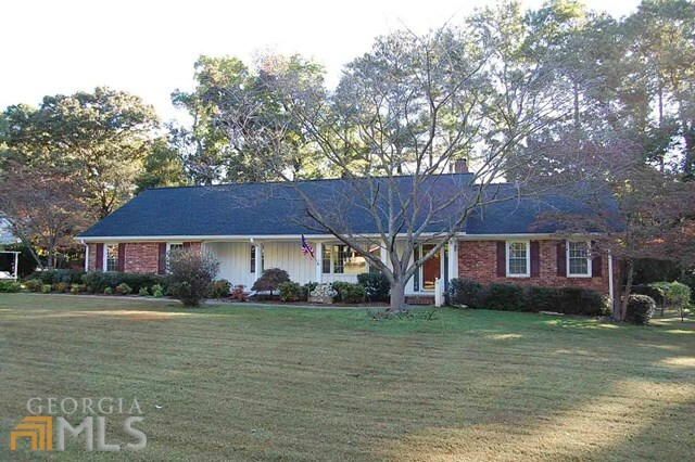Property Photo: 1261 Longwood Dr GA 30008