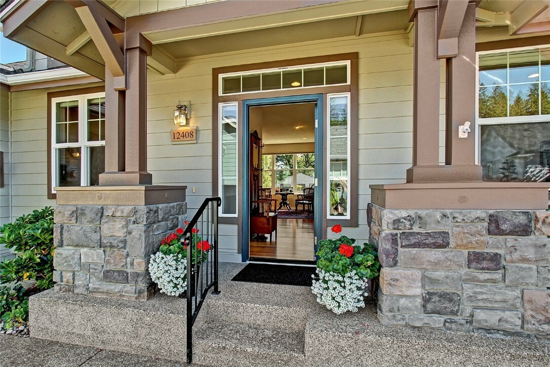 Property Photo: 12408 243rd Terrace NE WA 98053
