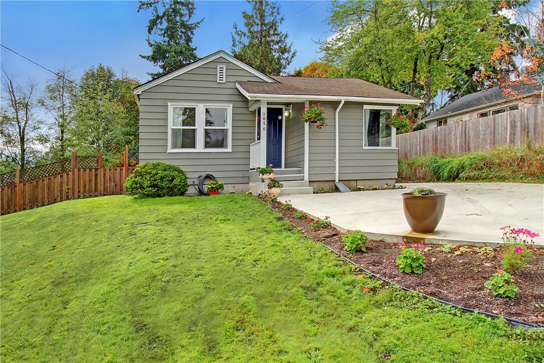 Property Photo:  3016 175th St SW  WA 98037 