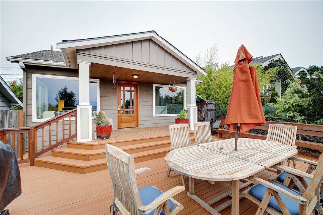 Property Photo: 4043 38th Ave SW WA 98126