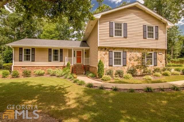 Property Photo:  3662 Sweet Briar Ln  GA 30094 