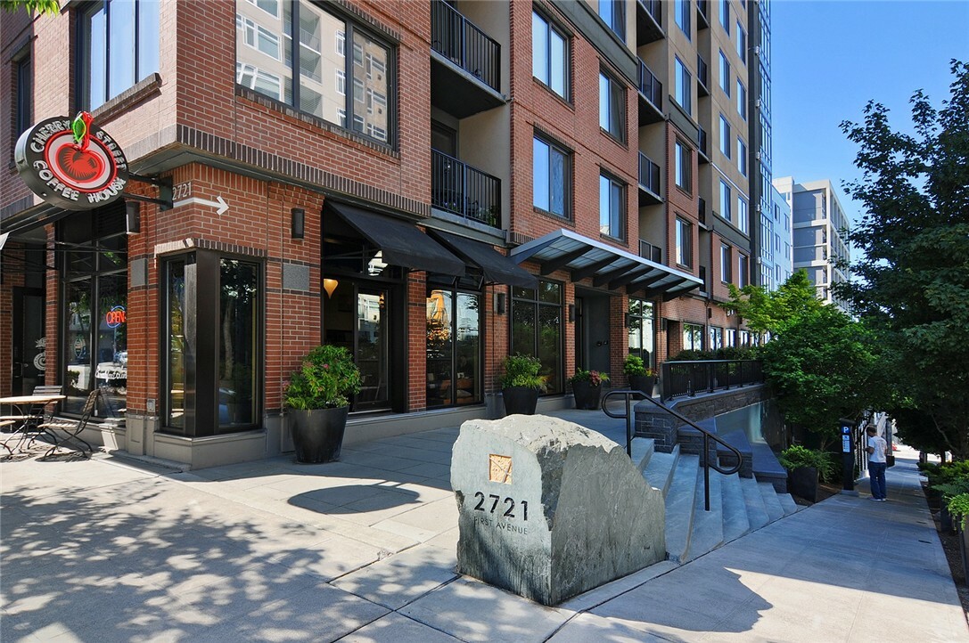 Property Photo:  2721 1st Ave 501  WA 98121 