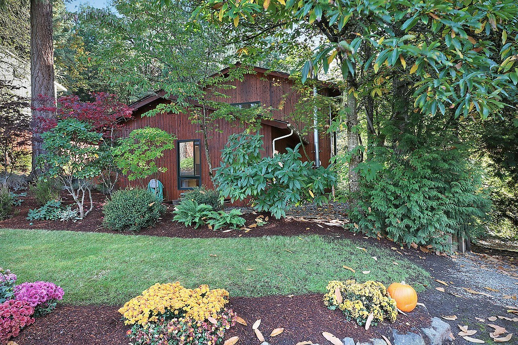 Property Photo:  20433 NE 3rd St  WA 98074 