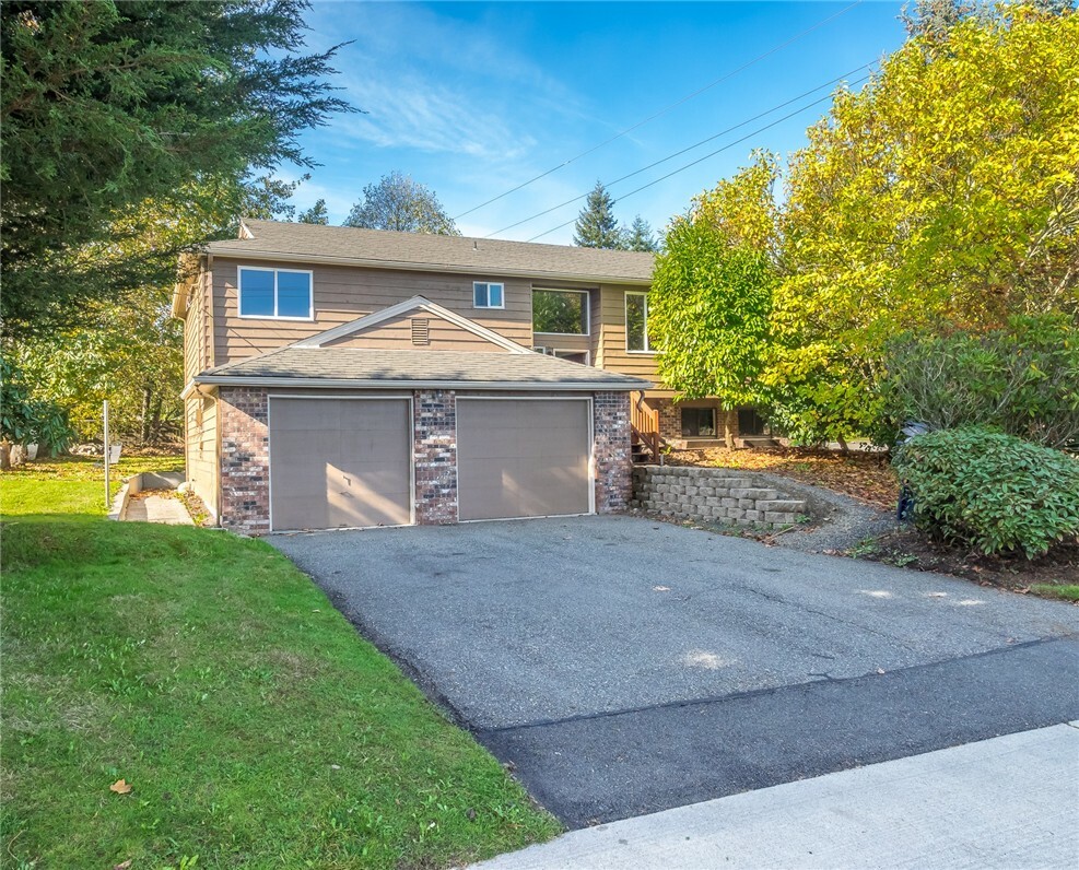 Property Photo:  22808 Brier Rd  WA 98036 