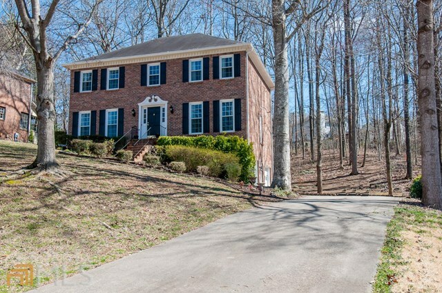 Property Photo: 587 Wentworth Dr GA 30102