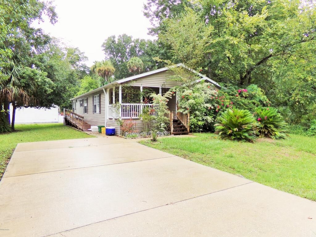 Property Photo: 2015 Cadiz Avenue FL 32168