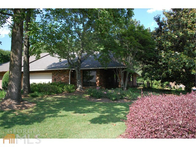 Property Photo: 285 Francyne Court GA 30328-5233