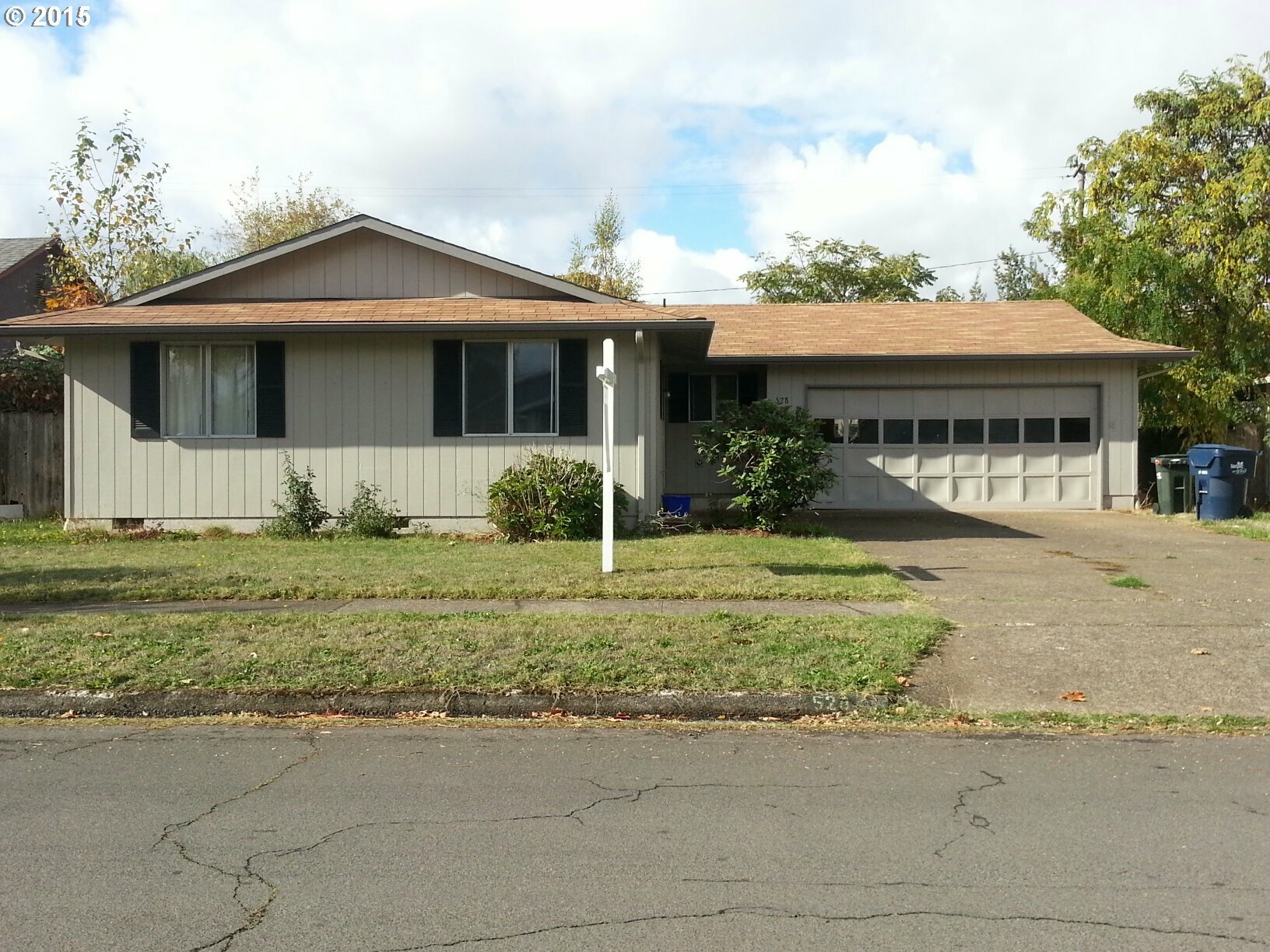 Property Photo:  528 22nd St  OR 97477 