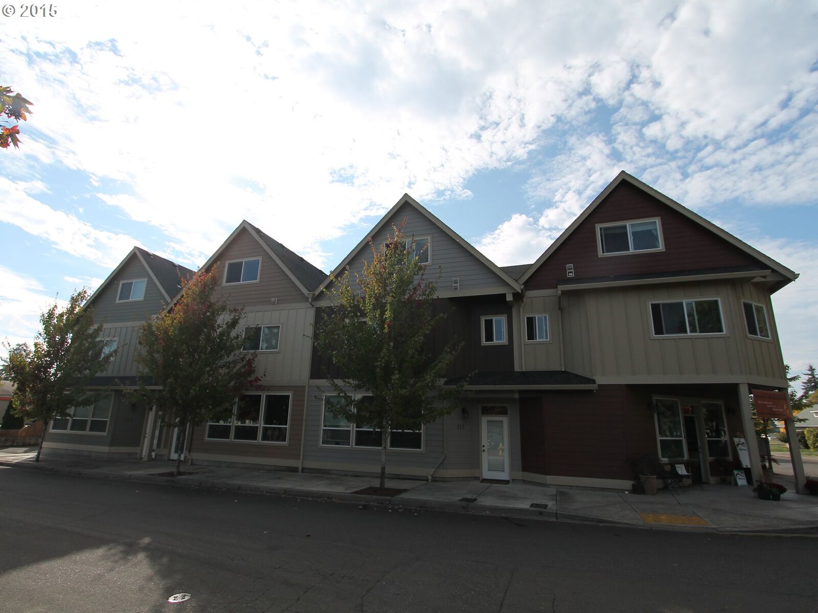 Property Photo:  310 NE 1st Ave  WA 98604 