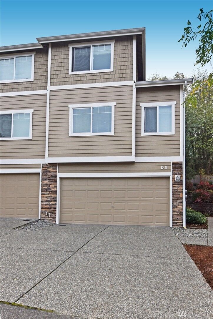 Property Photo:  5300 Glenwood Ave D2  WA 98203 