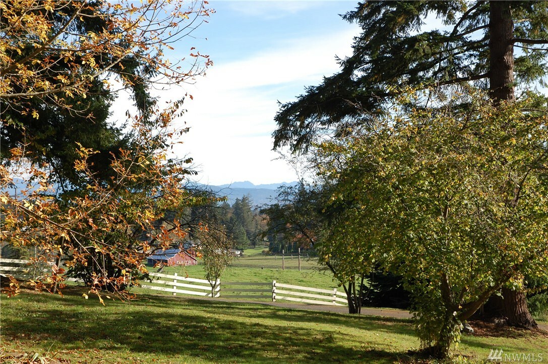 Property Photo: 8025 78th St SE WA 98290