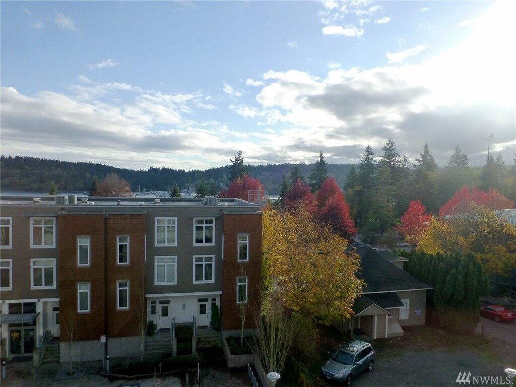 Property Photo:  170 Harbor Square Lp NE A302  WA 98110 
