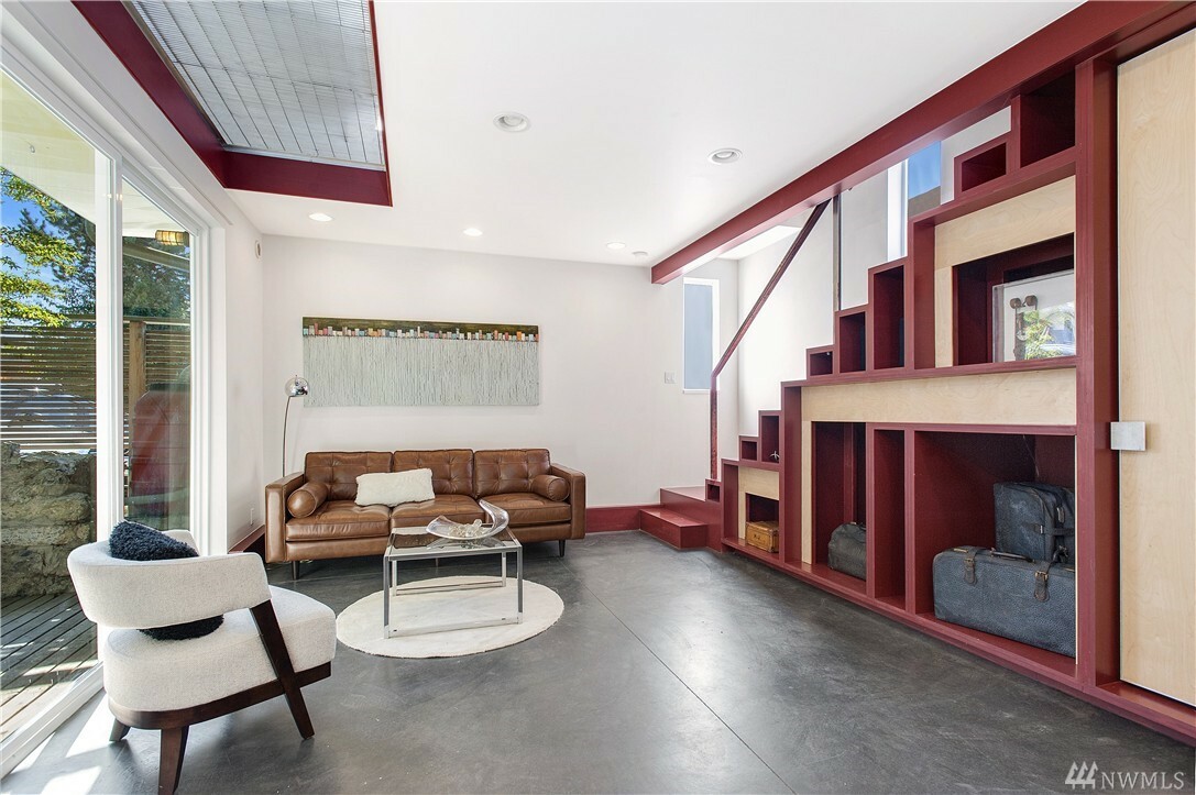Property Photo: 1409 E Fir St B WA 98122