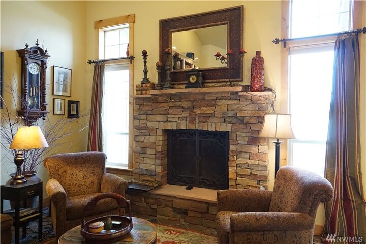 Property Photo:  825 K St SW  WA 98848 