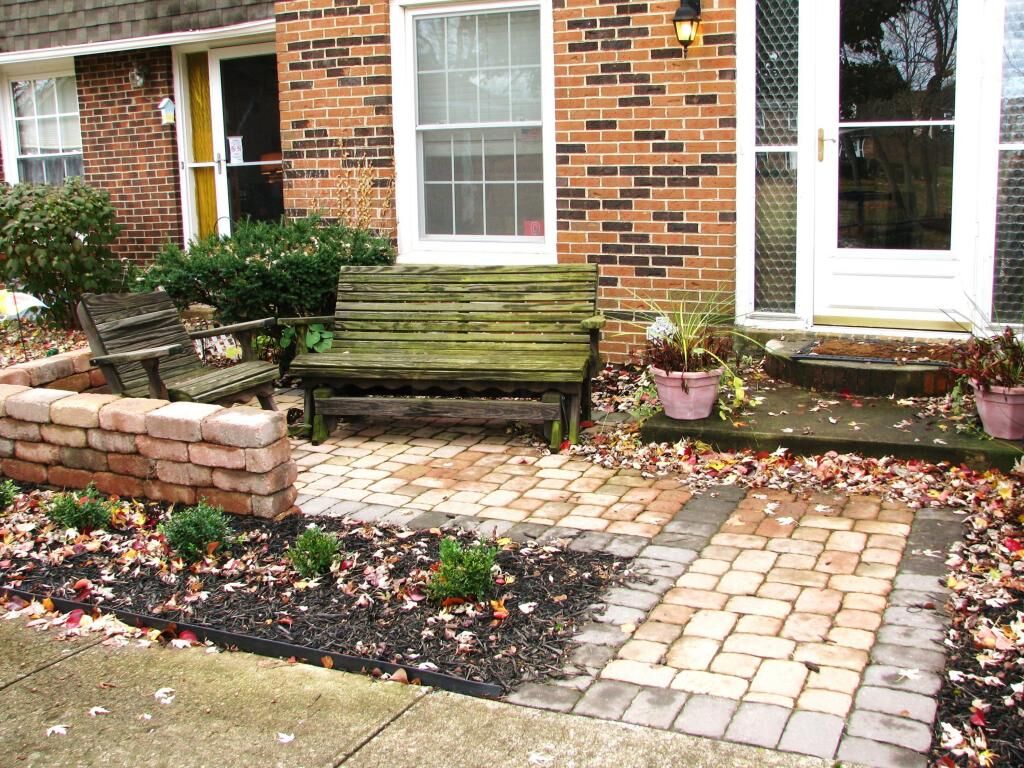 Property Photo:  563 Dlyn Street  OH 43228 