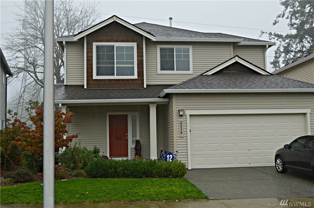 Property Photo:  6220 Annette Ave SE  WA 98092 