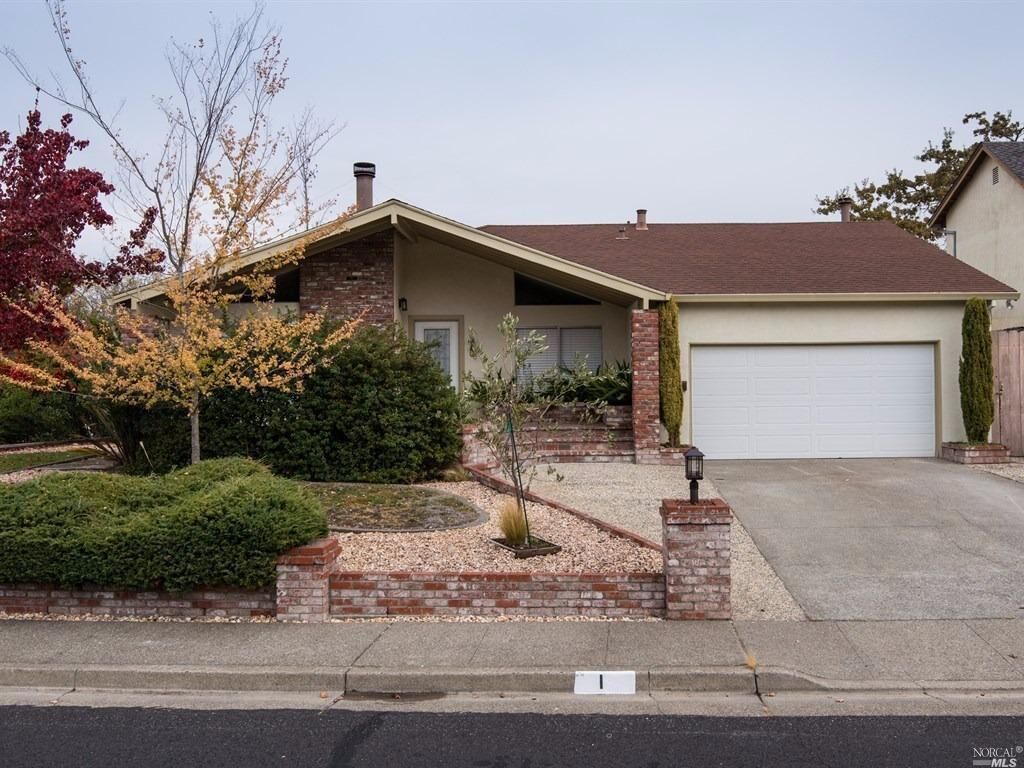 Property Photo: 1 Woodland Court CA 94947