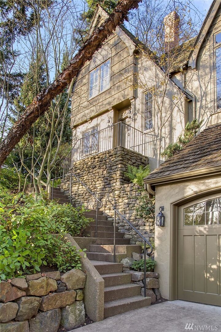 Property Photo:  548 Lake Washington Boulevard E  WA 98112 