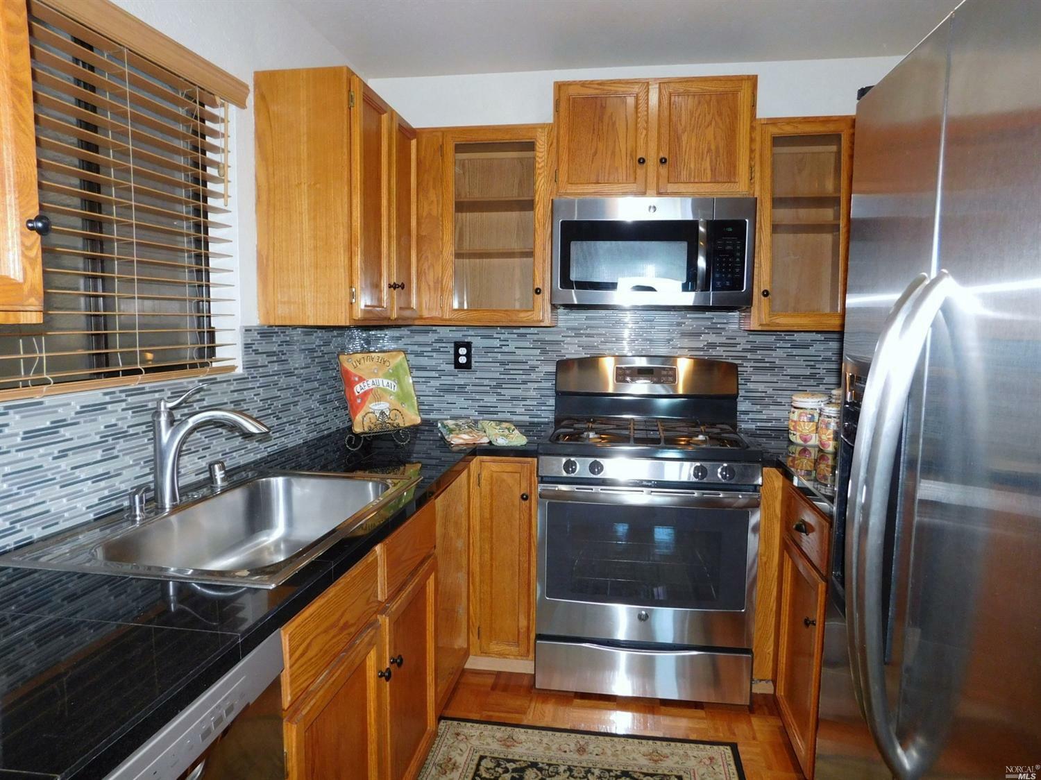 Property Photo:  270 Channing Way 2  CA 94903 